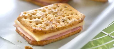 Mini croque-monsieur au TUC® saveur Barbecue