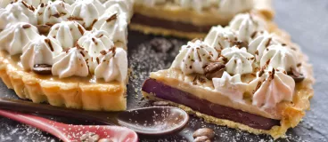 Tarte sablée au café, croquant chocolat et chantilly avec Grand’Mère®