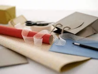 Papier cadeau à faire soi-même, simple, joli et facile ! Papier cadeau à faire soi-même, simple, joli et facile !