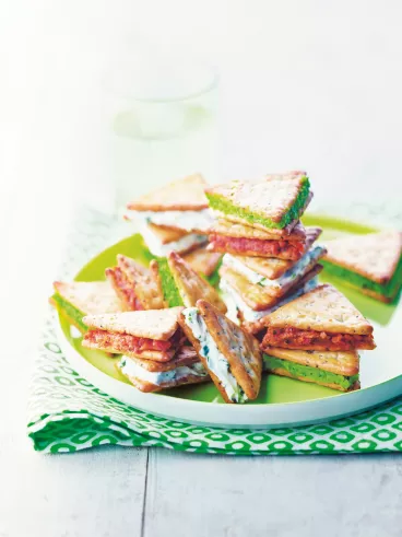 Petites pyramides chèvre, tomates et petits pois avec Belin®