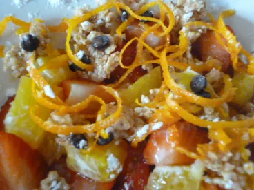 Salade croquante fraises et orange avec Prince® Choc'au Lait