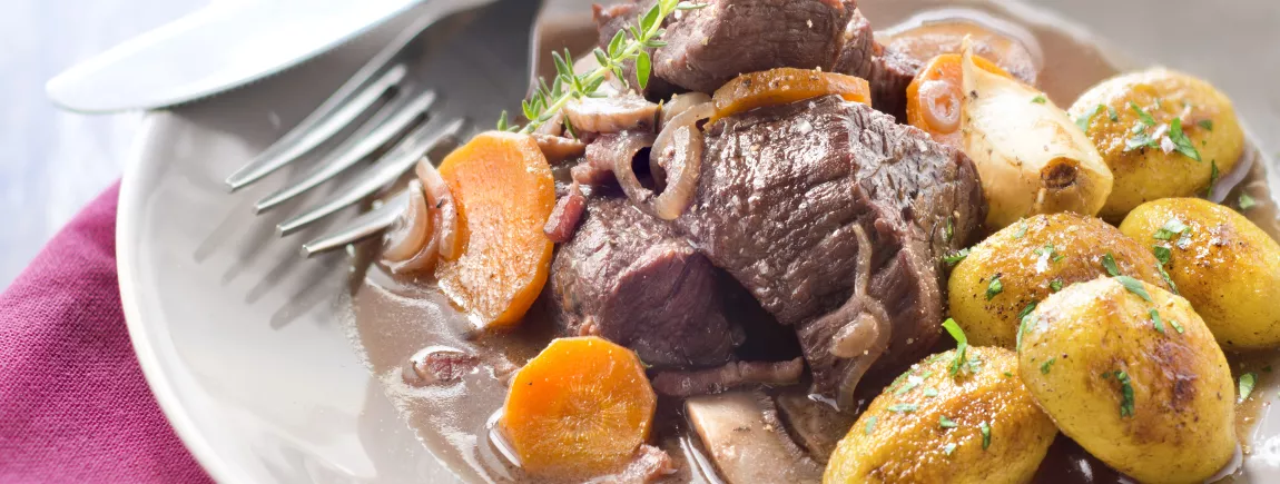 Bœuf bourguignon, pommes rissolées à l’ail avec Fruit d’Or®